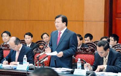 Bọ trưởng Trịnh Đình Dũng tại phiên giải trình trước Ủy Ban Kinh tế Quốc hội sáng nay.