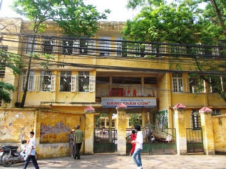 Trường Tiểu học Đặng Trần Côn A trên địa bàn phường Thanh Xuân Bắc, quận Thanh Xuân, Hà Nội.