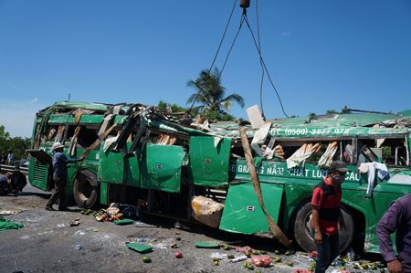 Vụ lật xe ở tỉnh Quảng Nam các đây 3 ngày đã khiến 3 người chết, 27 người bị thương.