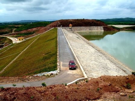 Dự án hồ chứa nước Sông Móng (Bình Thuận) là một ví dụ điển hình về tình trạng đầu tư dàn trải, hiệu quả không cao. Ảnh, nguồn internet.