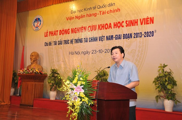 Ông Hoàng Xuân Quế, PGS. TS, Phó Viện trưởng viện Tài chính – Ngân hàng, Trường ĐH Kinh tế quốc dân.