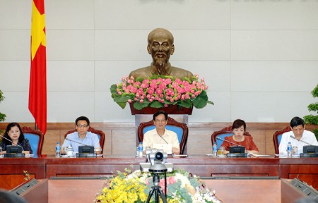 Thủ tướng yêu cầu Bộ Y tế và các Bộ, ngành, địa phương khẩn trương, bằng mọi biện pháp cần thiết nhằm đạt yêu cầu cao nhất là ngăn chặn bệnh dịch lây lan vào Việt Nam.