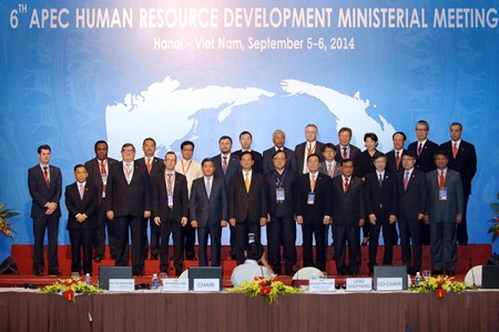 Thủ tướng Nguyễn Tấn Dũng đã có những phát biểu ấn tượng tại hội nghị Bộ trưởng Phát triển nguồn nhân lực Diễn đàn Hợp tác kinh tế châu Á-Thái Bình Dương lần thứ 6.