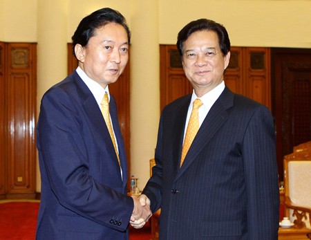 Thủ tướng Nguyễn Tấn Dũng tiếp cựu Thủ tướng Nhật - ông Hatoyama.