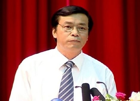 Ông Nguyễn Hạnh Phúc - Chủ nhiệm Văn phòng Quốc hội cho rằng, Bộ Giáo dục vừa biên soạn sách giáo khoa vừa giữ vai trò thẩm định là không khách quan.