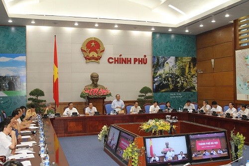 Phó Thủ tướng Nguyễn Xuân Phúc chỉ đạo áp dụng mọi biện pháp giảm tối đa số người chết vì tai nạn giao thông.