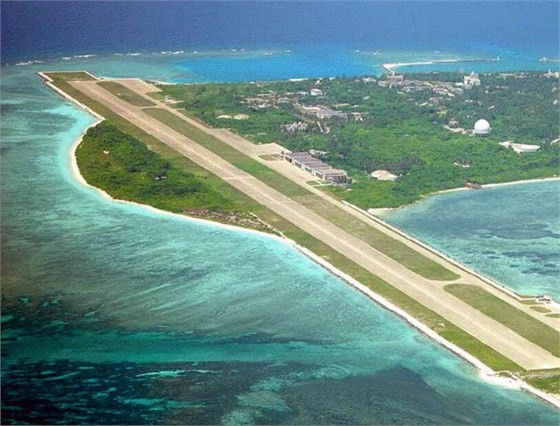 Trung Quốc xây dựng trái phép đường bay trên đảo Phú Lâm thuộc quần đảo Hoàng Sa của Việt Nam.