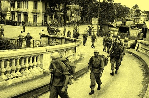 Ngày 9/10, quân Pháp rút qua Cầu Long Biên, bàn giao hoàn toàn Hà Nội cho Việt Nam.