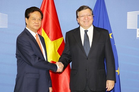 Thủ tướng Nguyễn Tấn Dũng và Chủ tịch Ủy ban châu Âu Joses Manual Barroso. Ảnh: VGP.