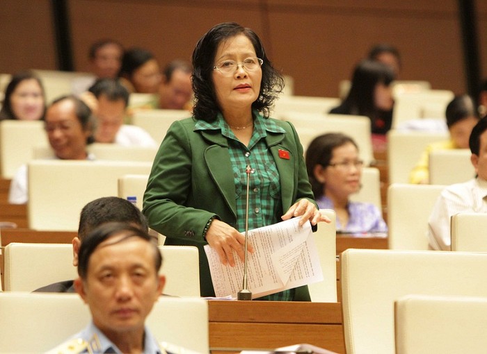 Đại biểu Trần Thị Quốc Khánh đề nghị Quốc hội xem xét việc ngành hàng không cần chia sẻ trách nhiệm xử lý ô nhiễm quanh khu vực sân bay. Ảnh: TTBC.