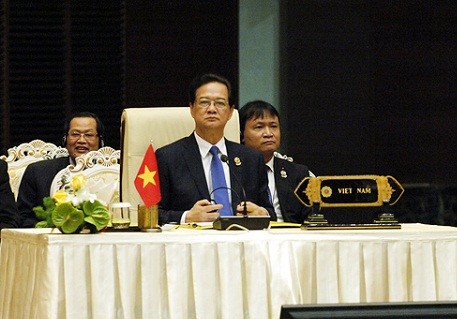 Thủ tướng Nguyễn Tấn Dũng: Hòa bình, ổn định, an ninh, an toàn, tự do hàng hải và hàng không ở Biển Đông là lợi ích và quan tâm chung của các nước trong và ngoài khu vực.