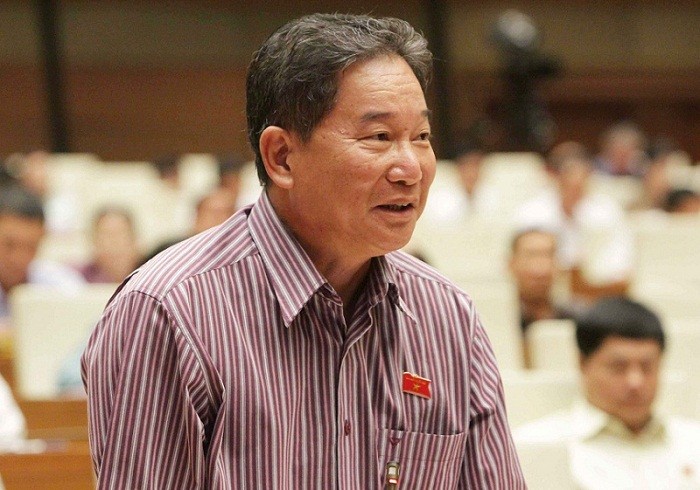 Đại biểu Nguyễn Bá Thuyền yêu cầu sửa luật để sa thải những viên chức... chỉ ngồi chơi. Ảnh: TTBC.