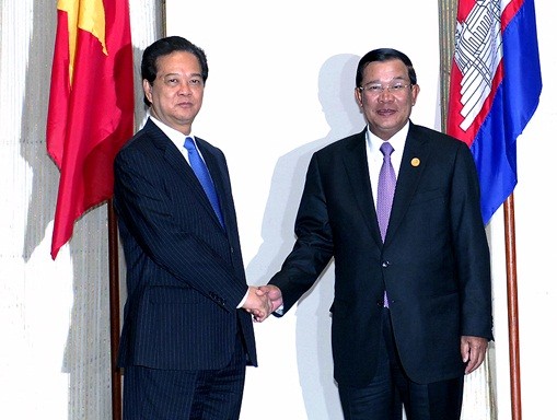 Thủ tướng Nguyễn Tấn Dũng hội kiến với Thủ tướng Campuchia - ông Samdech Techo Hunsen.