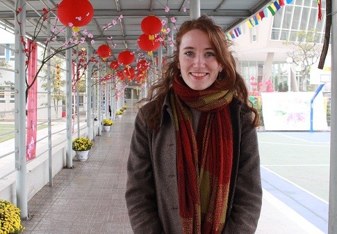 Cô Emma Margaret Collins (người Ailen) đánh giá cao về sự hòa nhập với môi trường quốc tế của học sinh Việt Nam.