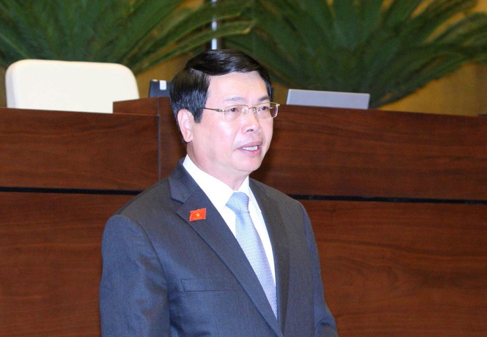Bộ trưởng Vũ Huy Hoàng nhận được nhiều câu hỏi khó của các Đại biểu Quốc hội. ảnh: TTBC Quốc hội.