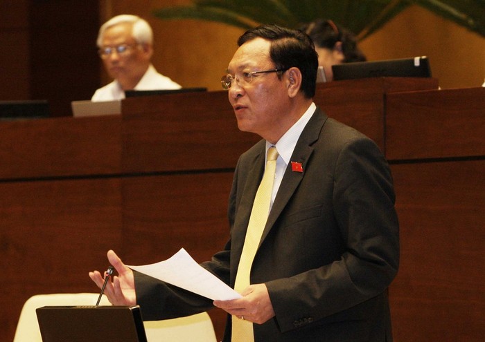 Bộ trưởng Phạm Vũ Luận chưa trả lời đúng câu hỏi của Đại biểu Bùi Thị An. ảnh: TTBC Quốc hội.