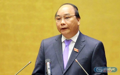 Phó Thủ tướng Nguyễn Xuân Phúc chủ trì xét duyệt hồ sơ đặc xá. ảnh: Trung tâm báo chí Quốc hội.
