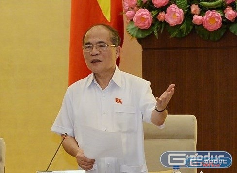 Chủ tịch Quốc hội Nguyễn Sinh Hùng không ủng hộ giao quyền điều tra cho cơ quan Thuế, Chứng khoán. ảnh: Trung tâm báo chí Quốc hội.