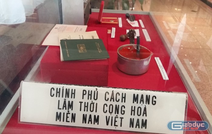 Những kỷ vật lịch sử của ngành ngoại giao Việt Nam. ảnh: Ngọc Quang.