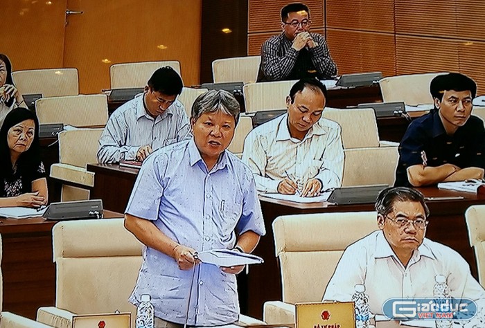 Bộ trưởng Hà Hùng Cường cho rằng, nên giữ hình phạt tử hình với tội nhận hối lộ. ảnh: Ngọc Quang.