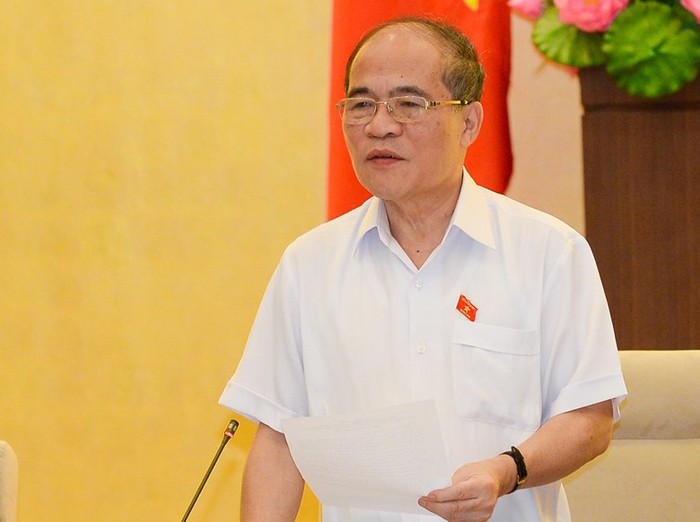 Chủ tịch Quốc hội Nguyễn Sinh Hùng: &quot;Các đồng chí đang trở lại thời bao cấp ngày xưa chứ không phải bây giờ&quot;. ảnh: quochoi.vn