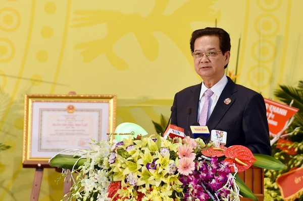 Thủ tướng Nguyễn Tấn Dũng phát biểu chỉ đạo tại Đại hội đại biểu lần thứ II, nhiệm kỳ 2015-2020 Đảng bộ Khối doanh nghiệp Trung ương. ảnh: VGP.