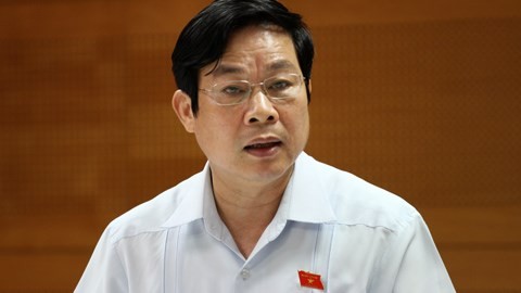 Bộ trưởng Nguyễn Bắc Son khẳng định sẽ tiếp tục siết chặt quản lý các trang tin điện tử. ảnh: Báo Bưu điện.