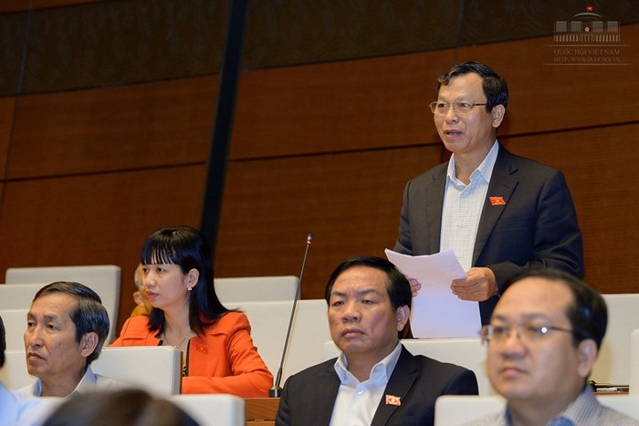 Đại biểu Bùi Mạnh Hùng đề nghị Chính phủ coi chống tham nhũng là nhiệm vụ quan trọng và thực hiện quyết liệt. ảnh: Trung tâm thông tin Quốc hội.