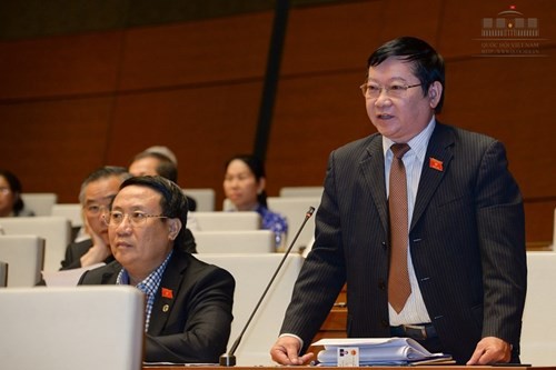 Đại biểu Lê Như Tiến nói rằng, nhiều cán bộ khi thực hiện công vụ đã vòi vĩnh, chèn ép doanh nghiệp, doanh nhân. ảnh: Trung tâm báo chí Quốc hội.