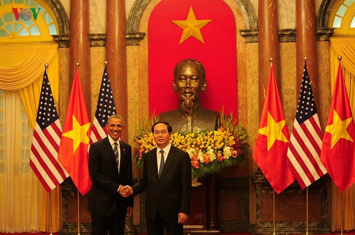 Tổng thống Obama hội đàm với Chủ tịch nước Trần Đại Quang sáng 23/5. ảnh: VOV.