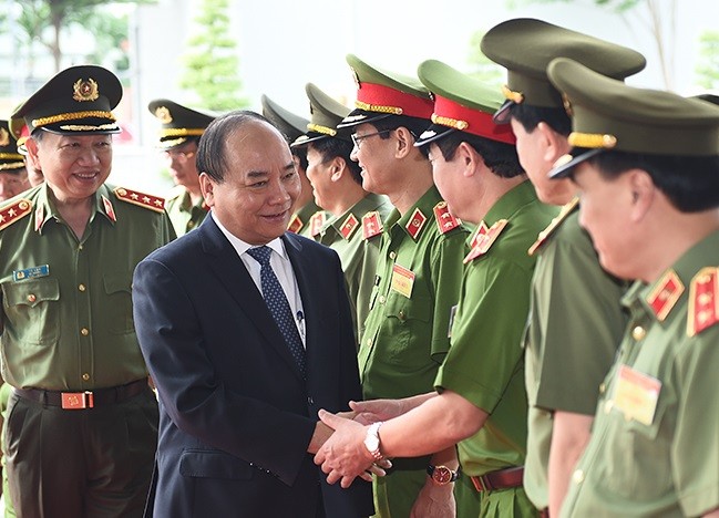 Thủ tướng Nguyễn Xuân Phúc nhấn mạnh yêu cầu xây dựng hình ảnh người chiến sỹ Công an cách mạng, trách nhiệm, thân thiện. ảnh: VGP.