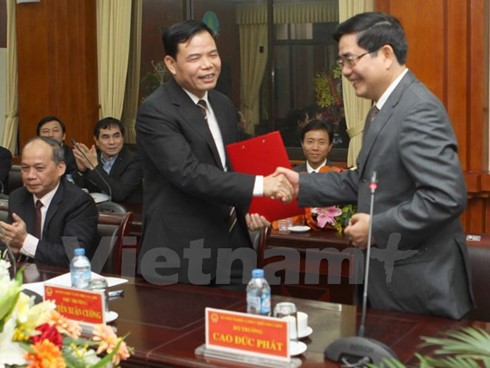 Ông Nguyễn Xuân Cường được giới thiệu giữ chức Bộ trưởng Nông nghiệp thay ông Cao Đức Phát. ảnh: TTXVN.