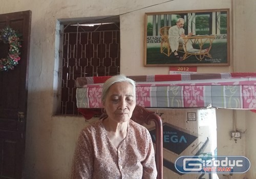 Bà Bùi Thị Kiểm 34 năm bị buộc thôi việc oan, ggõ cửa các cơ quan từ địa phương tới trung ương nhưng vẫn chưa tìm được công lý. ảnh: Ngọc Quang.