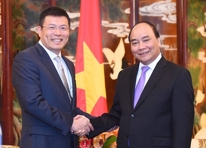 Thủ tướng tiếp Chủ tịch Tập đoàn Texhong Hong Tian Zhu. Ảnh: VGP/Quang Hiếu.