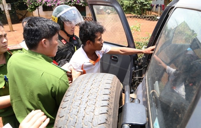 Nghi can bị bắt giữ trong vụ sát hại bảo vệ rừng tại tỉnh Lâm Đồng. ảnh: Công an nhân dân.