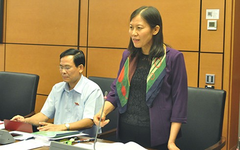 Bà Lê Thị Nga cho biết, công tác bồi thường oan sai năm 2015 kéo dài, người bị oan sai chịu nhiều thiệt thòi. ảnh: Ngọc Thành.