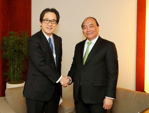 Thủ tướng Nguyễn Xuân Phúc và Chủ tịch JETRO Hiroyuki Ishige. Ảnh: VGP
