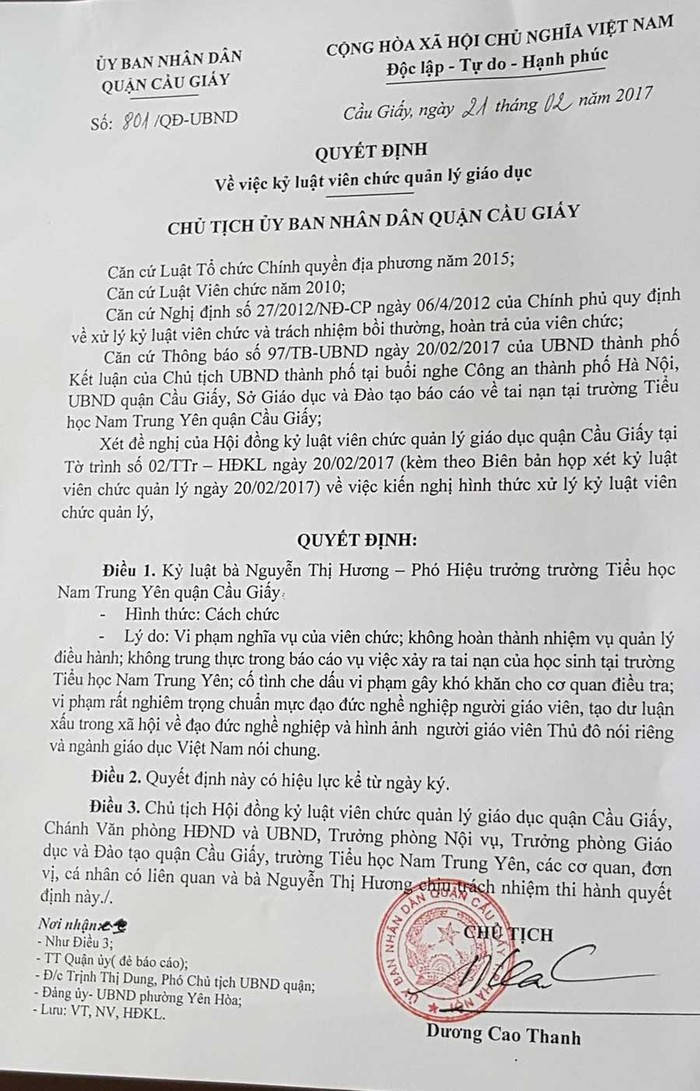 Quyết định kỷ luật bà Nguyễn Thị Hương. ảnh: Lê Văn/vietnamnet.