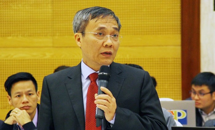 Ông Phạm Lương Sơn giải đáp những nội dung báo chí quan tâm xung quanh đề nghị kéo dài tuổi nghỉ hưu và chi phí quản lý của Bảo hiểm xã hội. ảnh: HP.