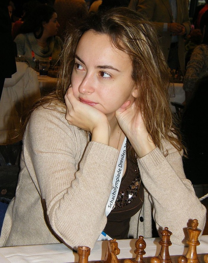 Saduakassova Dinara là một trong hai người đẹp sẽ chinh phục giải cờ vua HDBank.
