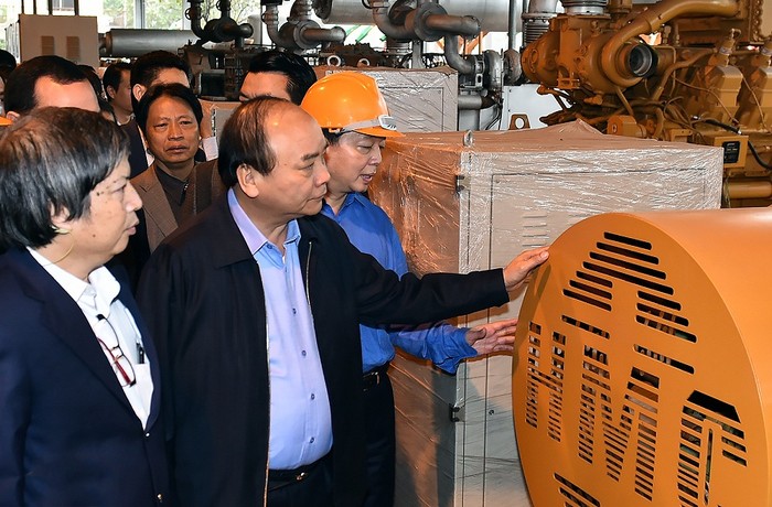 Thủ tướng thị sát công nghệ điện rác đầu tiên Việt Nam. ảnh: vgp.