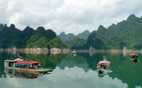 Na Hang là khu du lịch nổi tiếng tại Tuyên Quang. ảnh trên Báo Tổ quốc.