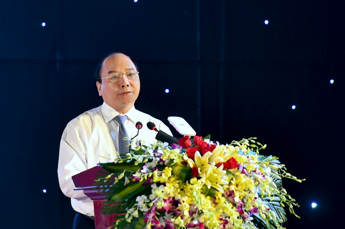 Thủ tướng Nguyễn Xuân Phúc phát biểu tại Lễ kỷ niệm 25 năm tái lập tỉnh Sóc Trăng. Ảnh VGP/Quang Hiếu.