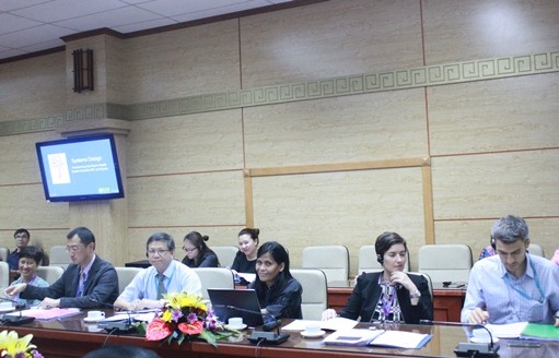 Tiến sĩ Lokky Wai và các chuyên gia của Tổ chức Y tế thế giới. ảnh: moh.gov.vn