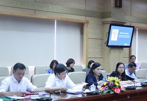 Bộ trưởng Bộ Y tế nghe tham vấn của Tổ chức Y tế thế giới. ảnh: moh.gov.vn