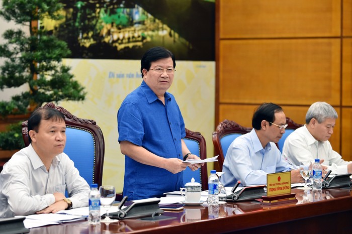 Phó Thủ tướng Trịnh Đình Dũng phát biểu chỉ đạo tại cuộc họp. Ảnh: VGP/Nhật Bắc.