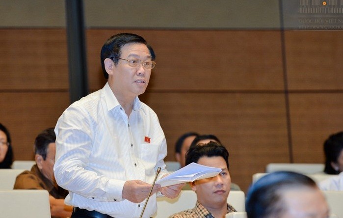 Phó Thủ tướng Vương Đình Huệ báo cáo trước Quốc hội sáng 15/6. ảnh: Trung tâm thông tin Quốc hội.