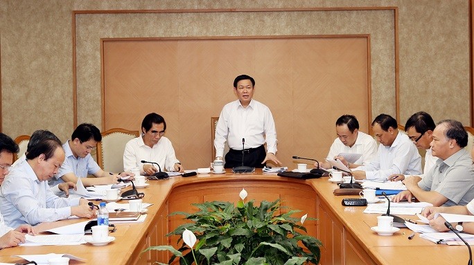 Phó Thủ tướng Vương Đình Huệ nhắc lại chỉ đạo của Thủ tướng Chính phủ: Đến hạn định vào tháng 10/2017, đơn vị nào, địa phương nào không giải ngân thì sẽ điều động vốn cho đơn vị khác. ảnh: vgp.