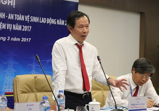 Chủ tịch kiêm Tổng Giám đốc EVNNPC – ông Thiều Kim Quỳnh yêu cầu toàn Tổng công ty tiếp tục làm tốt công tác đảm bảo an toàn vệ sinh lao động năm 2017 và những năm tiếp theo.