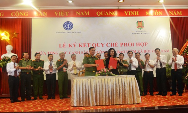 Bảo hiểm xã hội Việt Nam và Tổng cục Cảnh sát ký quy chế phối hợp giai đoạn 2017-2020. ảnh: bhxhvn.